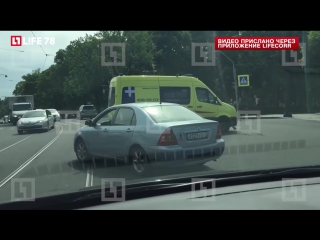 video скорая с госпитализированным пациентом попала в дтп sex