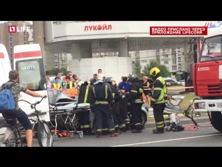 video на юго востоке москвы автомобиль врезался в столб два человека пострадали sex