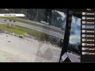 video автомобиль несколько раз перевернулся на полной скорости кадры аварии sex