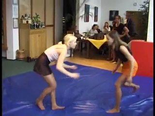 video женщина борется с женщиной петра с vs ленка sex