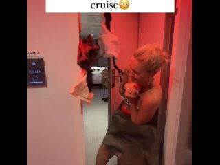 video девушка забыла перед уходом из дома закрыть балкон и тут случился шторм sex