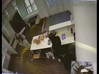 video работница пункта выдачи wildberries в северодвинске сообщила клиентке что макароны возврату не подлежат sex