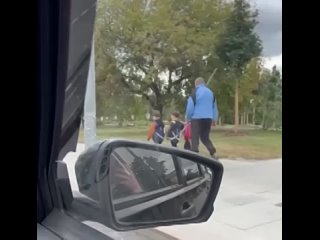 video в москве большую популярность набирают поводки вожжи для детей sex