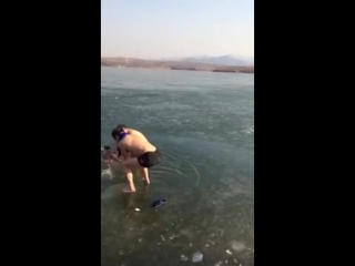 video почему не стоит плавать подо льдом sex