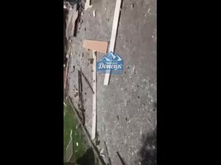 video в результате обстрела пострадала классическая гуманитарная гимназия и школы 5 и 22 есть раненые в зданиях sex