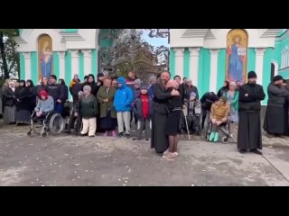 video сирот выгоняют из украинского монастыря чтобы заселить туда солдат всу рано утром отряд спецназовцев с автоматами sex