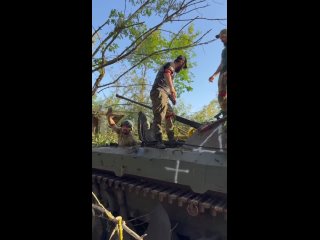 video наши бойцы разбили очередную бронегруппу всу в курском приграничье на видео осетины из батальона сармат осматривают sex