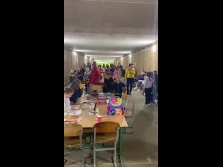 video так выглядит начало учебного года в харькове молодые пришли в подземную школу basurin e подписаться предложить sex