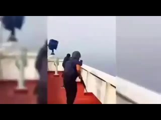 video хуситы освоили технологии безэкипажных лодок видео атаки британского нефтяного танкера cordelia moon с рыбацкой sex