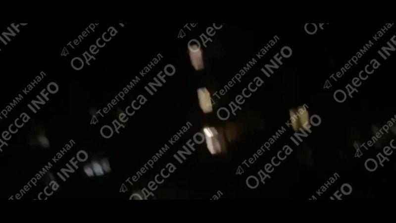 video серия мощных взрывов в одессе не менее 3 прилетов гераней местные паблики сообщают что российские ударные sex