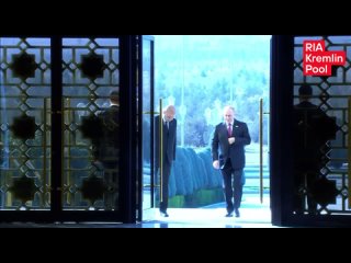 video украинская молодые лает путинский караван идёт несмотря на требования киевского режима арестовать владимира путина sex