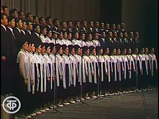 video утро с русской песней советского периода песня о тревожной молодости из кинофильма по ту сторону исполняет хоровой sex