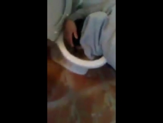 video черные отморозки заставляют инвалида пить воду из унитаза sex