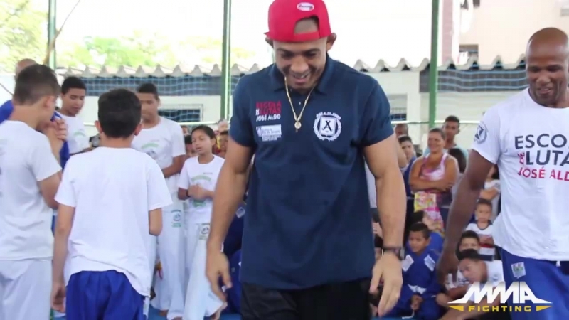 video жозе альдо и бразильское национальное боевое искусство jose aldo plays capoeira in rio de janeiro sex
