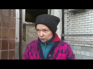 video украинская националистка пытается качать права в мариуполе гуманитарную помощь взяла при этом sex