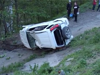 video девушка спустила с косогора только что подаренный ей автомобиль sex