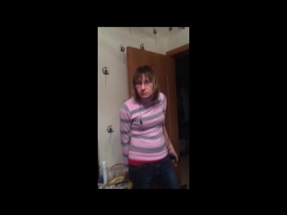 video пьяная шкура обожралась водки на вписке сломала дверь всех выгоняет sex