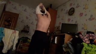 video подглядывание скрытая камера подсматриваю как моя мама переодевается с большими сиськами sex
