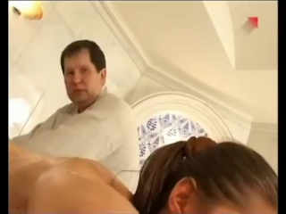 video красотка разделась на лечебном массаже sex