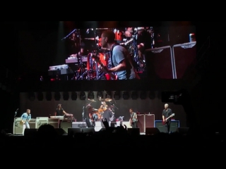 video на фестивале в японии группа foo fighters сыграла вместо кавера на нирвану рок версию never gonna give you up sex