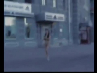 video русская девушка проиграла спор бегает голая по улицам sex
