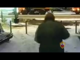 video полицейские юго востока столицы задержали подозреваемого в грабеже пенсионерки совершенного более года назад sex