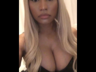 video ники минаж показывает грудь nicki minaj big ass booty sex