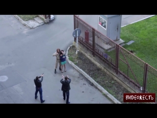 video охранник напал на актера во время съемок видеожесть sex