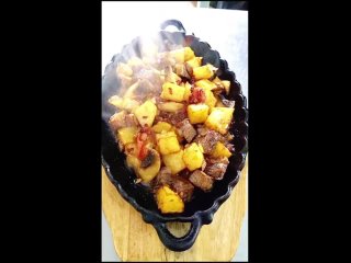 video г о в у р м аэто сочная баранина с овощами и картофелем с еанина мясо очень сытное поэтому к блюдам из неё мы sex