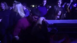 video пьяная школьница занялась сексом прямо в клубе на танцполе молодые перископ публичный секс hardcore casting вписка sex