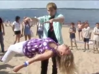 video иллюзионист альберто левитация девушки на пляже sex