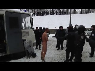 video обыкновенный фашизм беркут избил на морозе раздел догола человека и снимал на видео sex