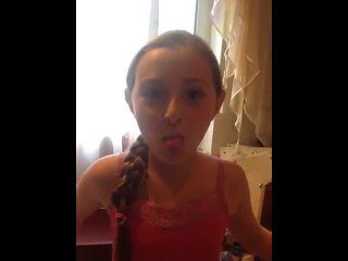 video милана идиотка показывает язык управляет леройи срёт ей в рот sex