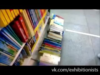 video эксгибиционист дрочит на попку девушки в библиотеке flash dick 33 sex