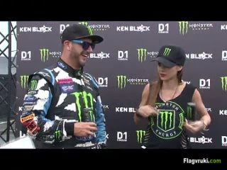 video американец решил показать грудастой японке что тоже умеет скользить на автомобиле sex