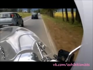 video голая девушка на мотоцикле едет по дороге sex