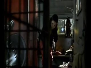 video девушка и ее медведь фрагмент из фильма медвежий поцелуй sex