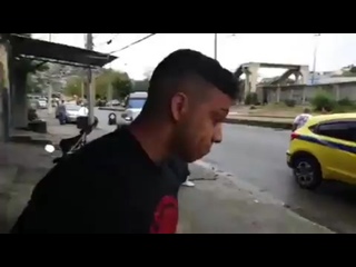 video gabriel monteiro derruba esquerdista vagabundo com um socão sex