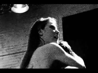 video стеклянный шприц укол в попу из французского кино sex