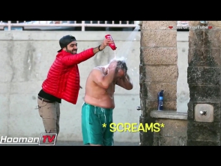 video новий пранк з шампунем putting shampoo on showering hot girls prank sex