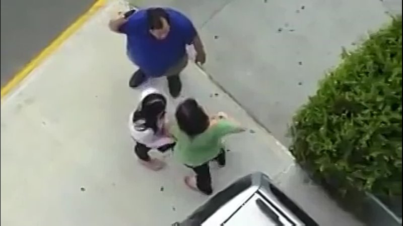 video шокирующие видеопьяные девушки не поделили мужика не порноне секс sex