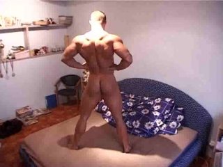 video bodybuilder thomas doing a very private naked flexing show sex