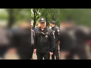 video позор украинская полиция в день победы довела до слёз девочку заставив снять пилотку со звездой запорожье sex