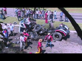 video шокирующая авария в бразильском чемпионате по гонкам на грузовиках sex