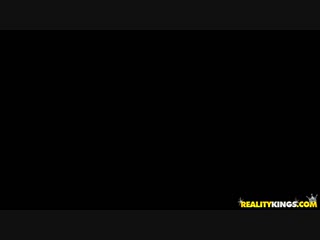 video приятель трахает свою девушку а также ее мачеху твердым елдаком порно sex