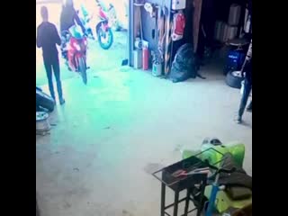 video она сделала пробки а теперь устроила танцпол в сервисе мототаня девушка на красном мотоцикле sex