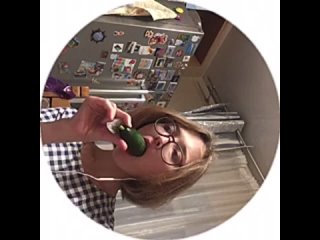 video сосет огурец шлюха слив видео перископ видеочат омегл секс ебля omegle periscope videochat sex