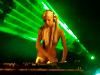 video dj мілана голая на сцене за пультом sex