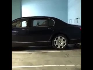 video секс в машине порно на паркинге в бентли sex